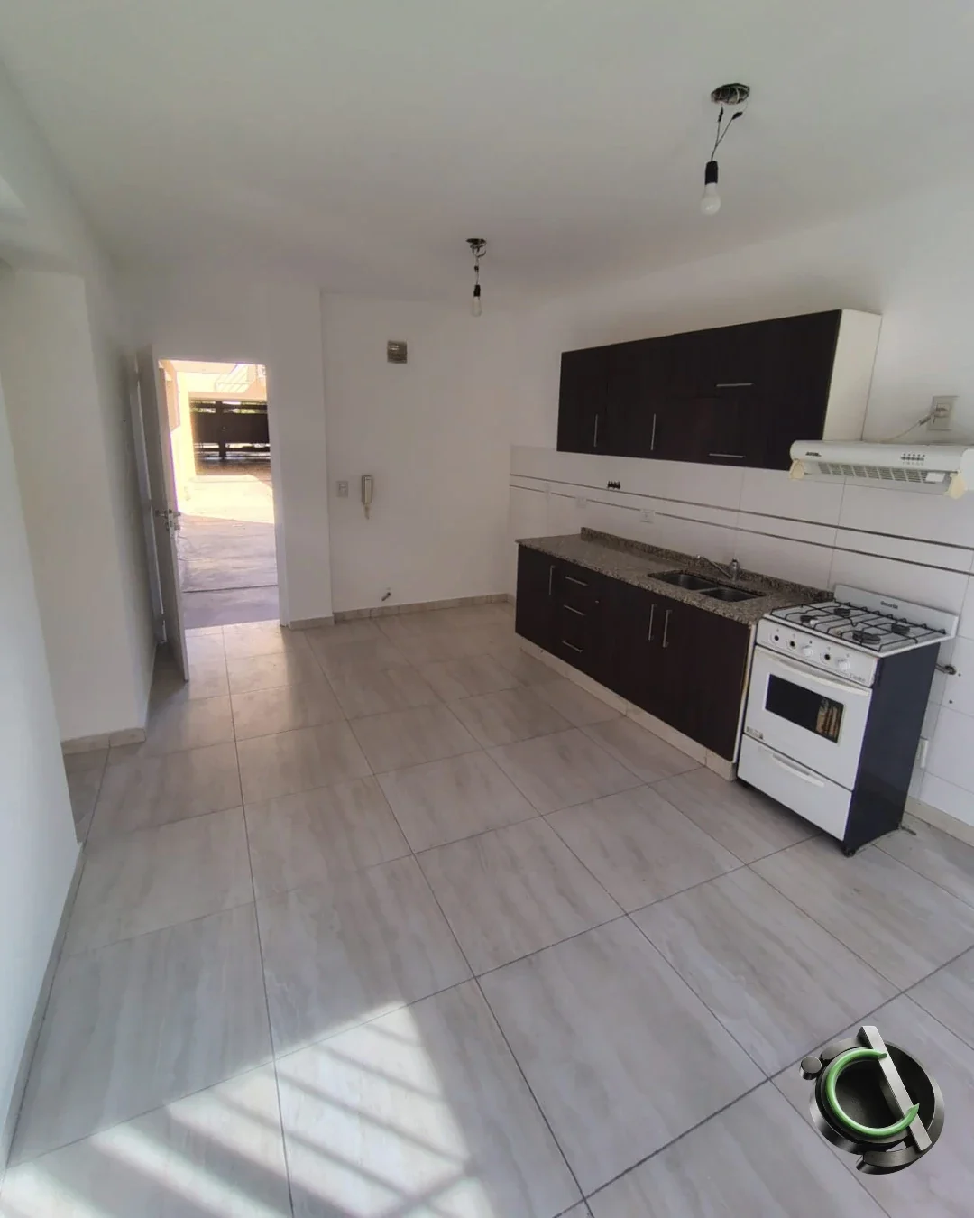 Departamento en alquiler c/ cochera en Godoy Cruz - Imagen 3