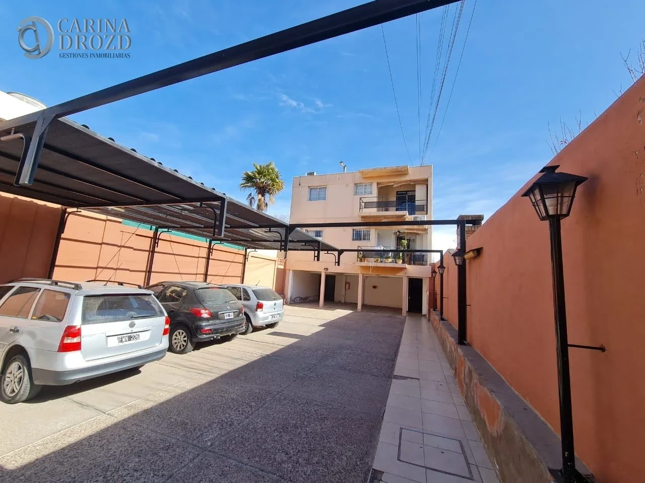 Departamento en alquiler c/ cochera en Godoy Cruz - Imagen 2