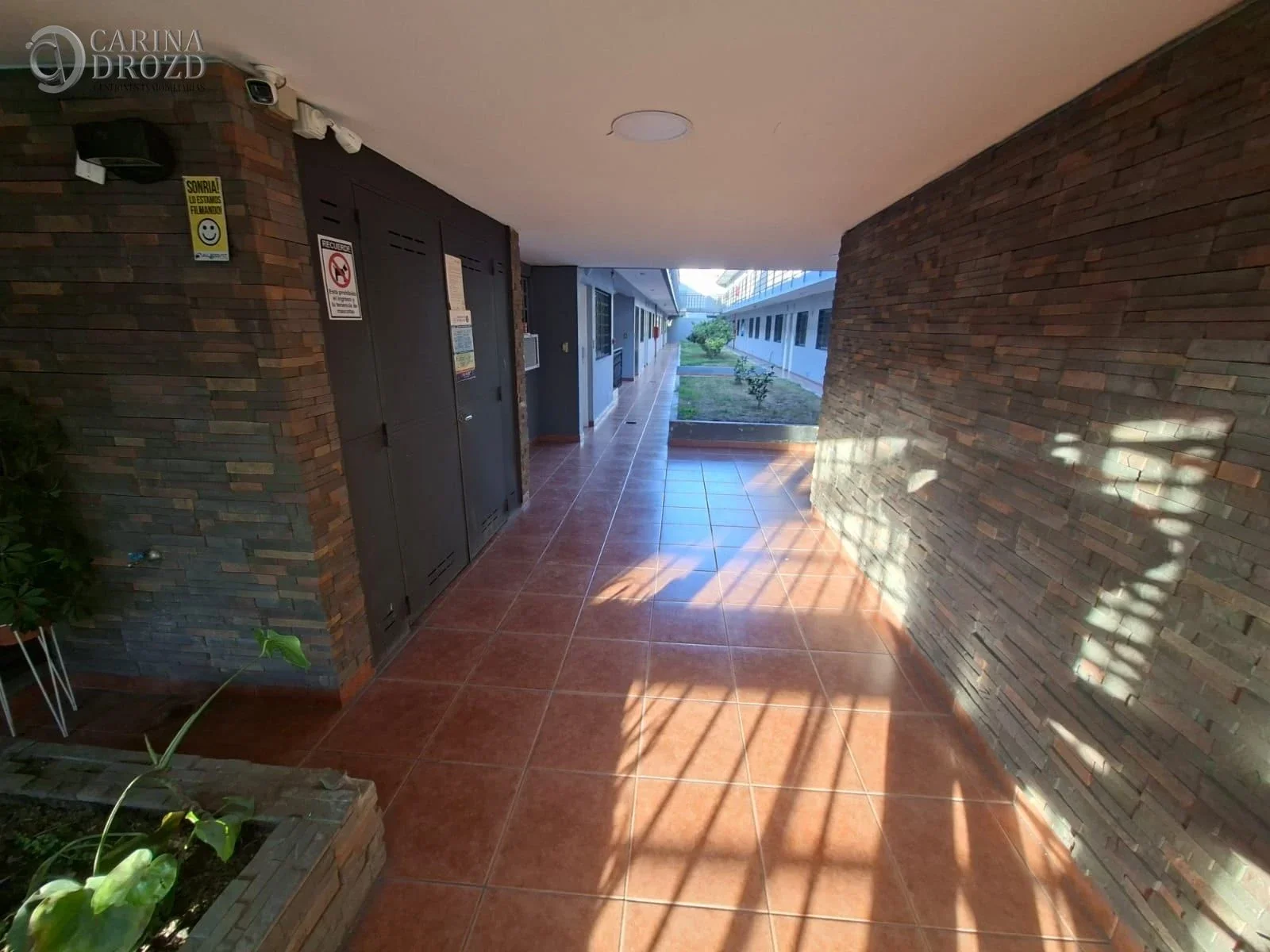 Departamento en alquiler c/ cochera en Godoy Cruz - Imagen 2