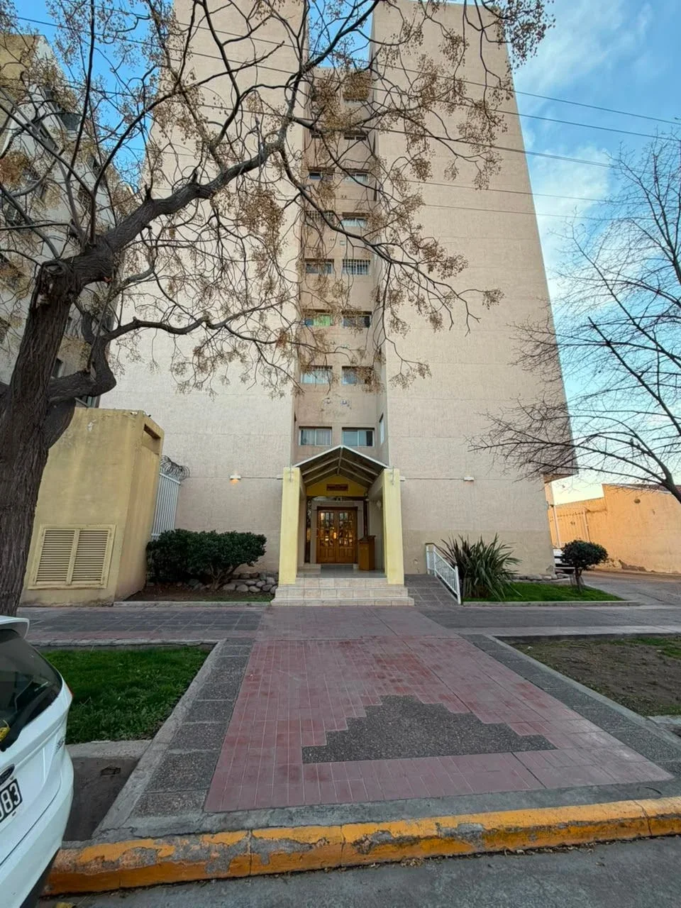 Departamento en alquiler c/ cochera en Godoy Cruz - Imagen 1