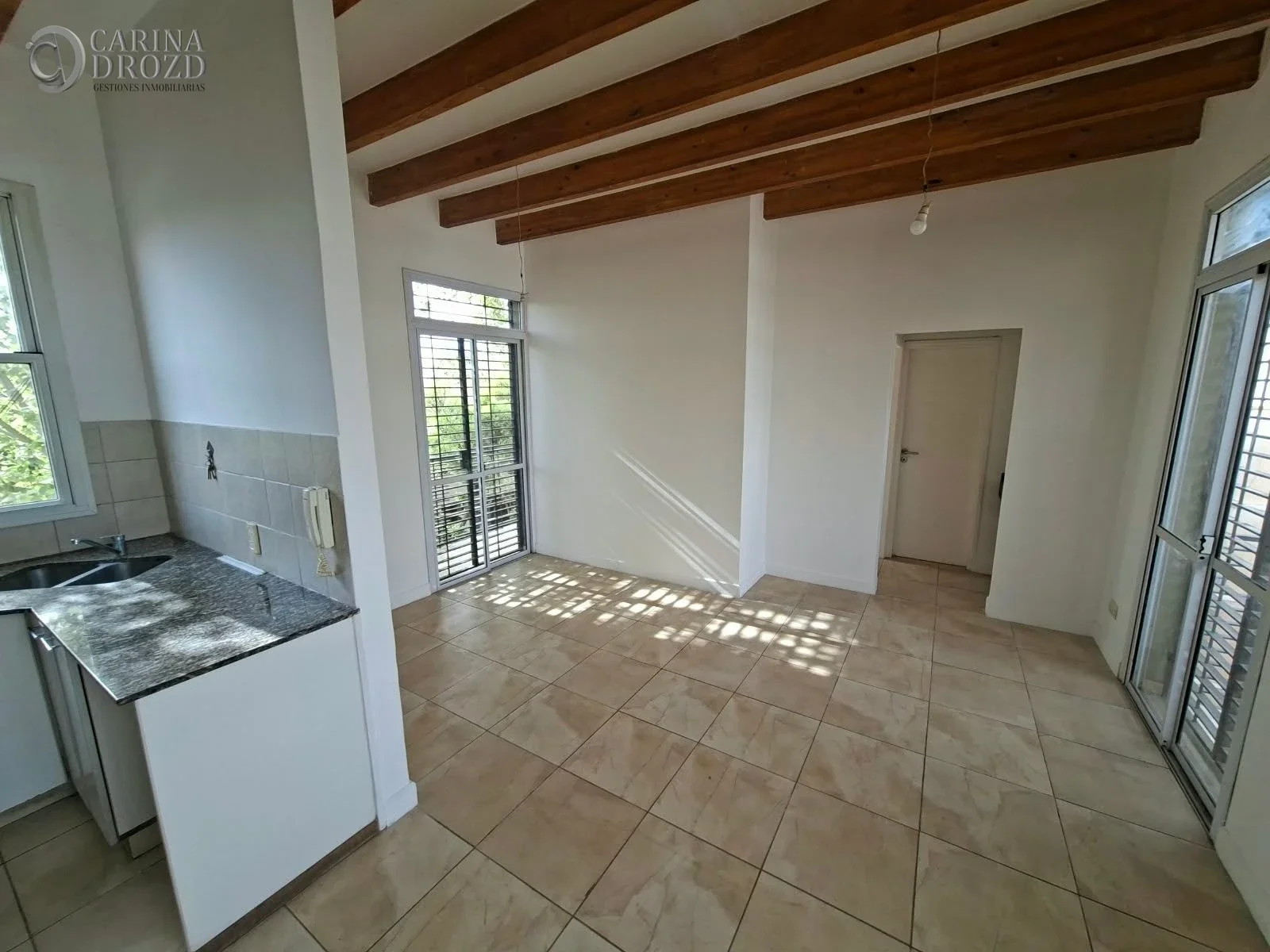 Departamento en alquiler c/ cochera en Godoy Cruz - Imagen 2