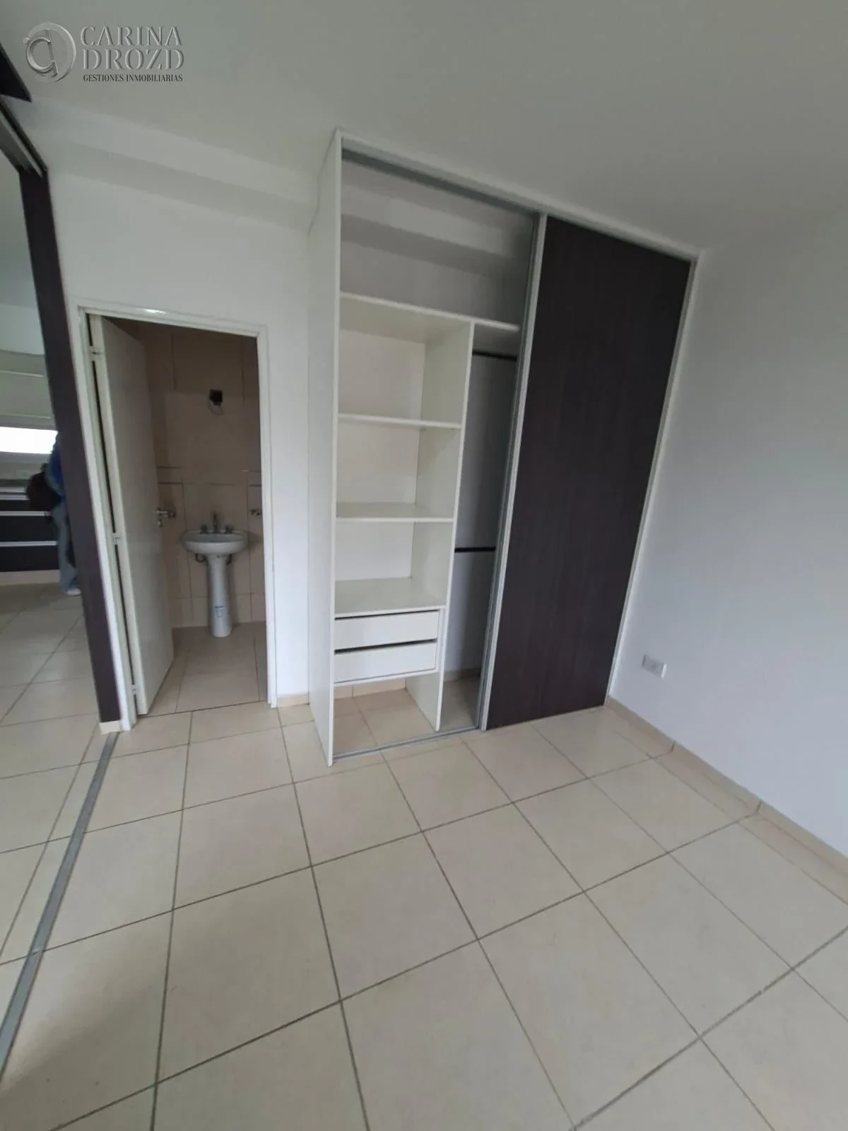 Departamento en alquiler c/ cochera en Godoy Cruz - Imagen 5