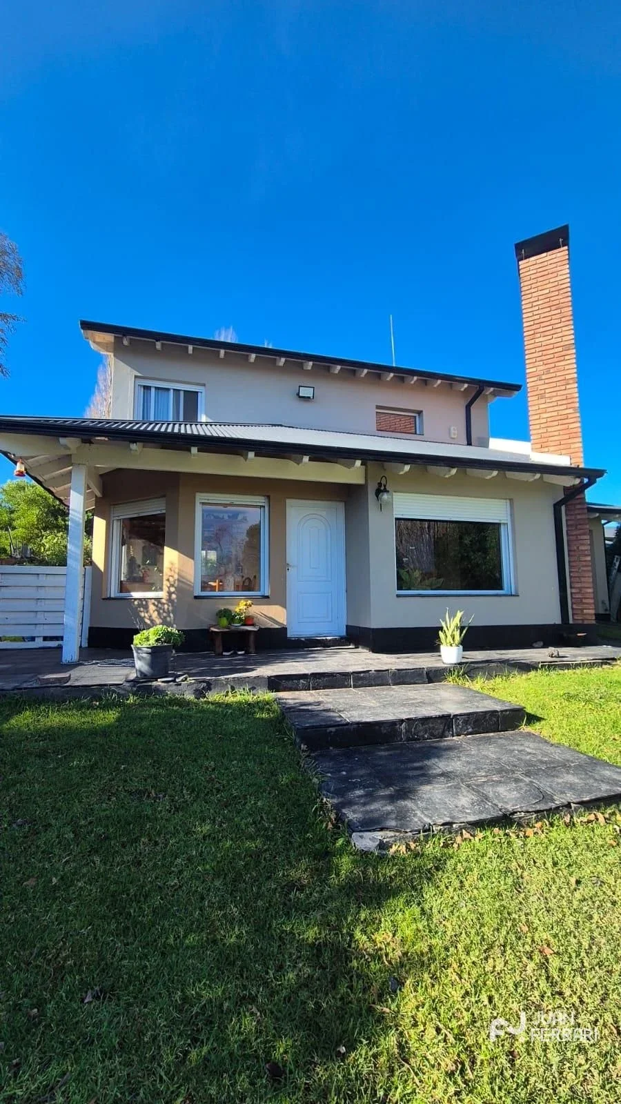 Casa en venta c/ cochera en Monte Hermoso - Imagen 2