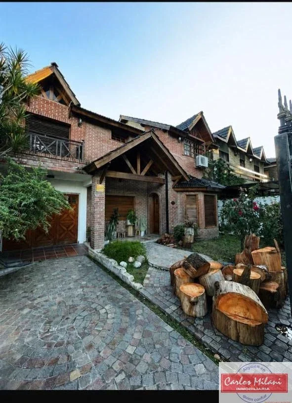 Chalet en alquiler c/ cochera en Castelar - Imagen 1