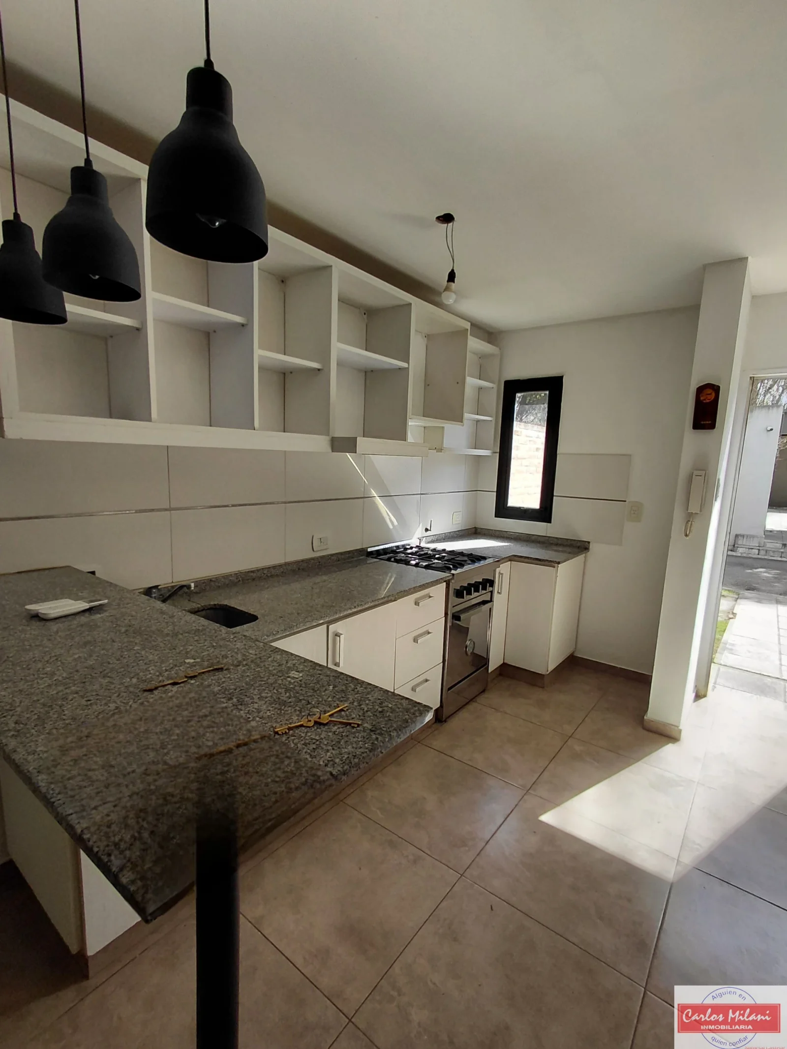 Dúplex en alquiler c/ cochera en Ituzaingó Norte - Imagen 5