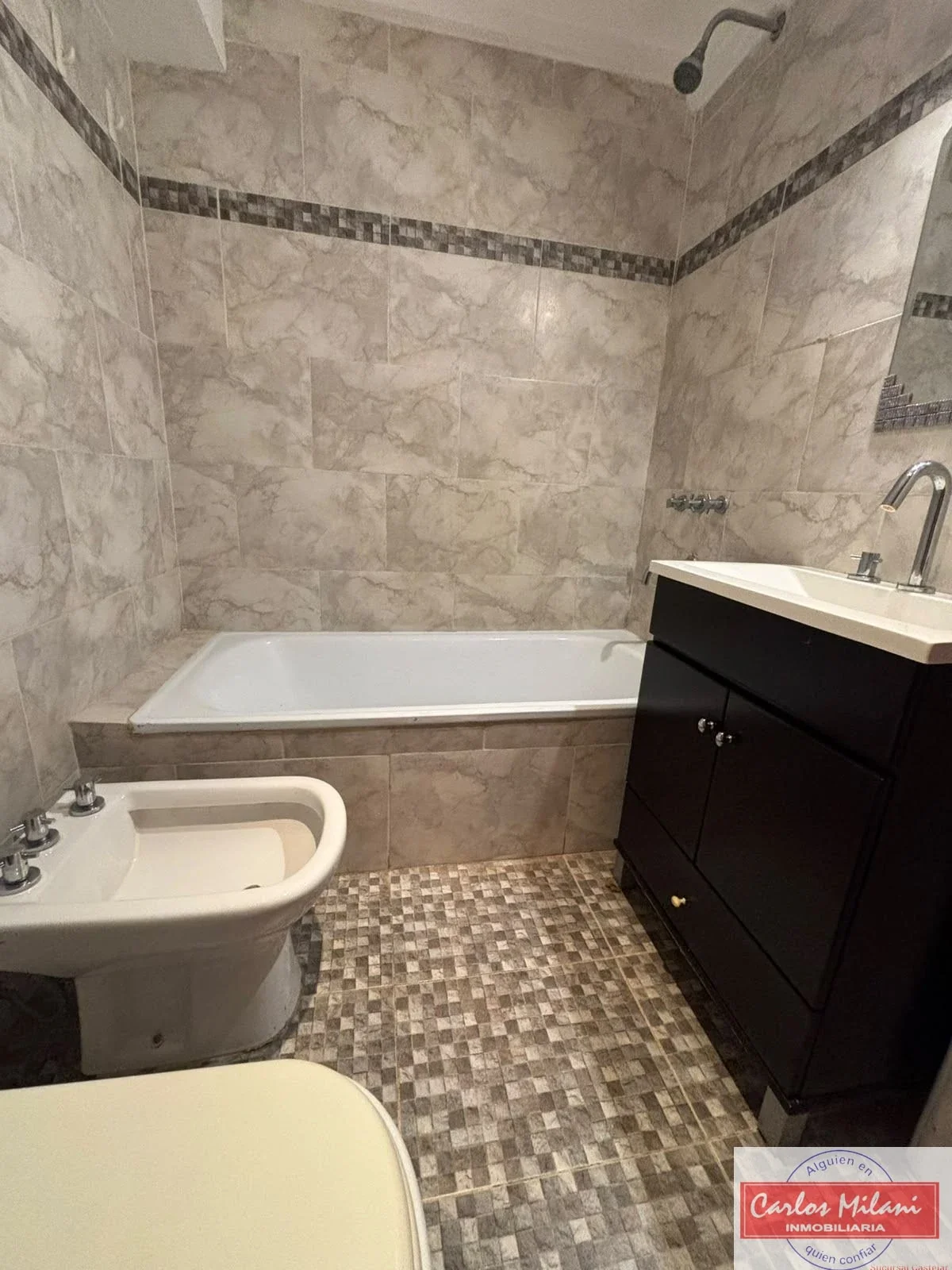Departamento en alquiler 2 ambientes con 2 baños en Castelar - Imagen 3