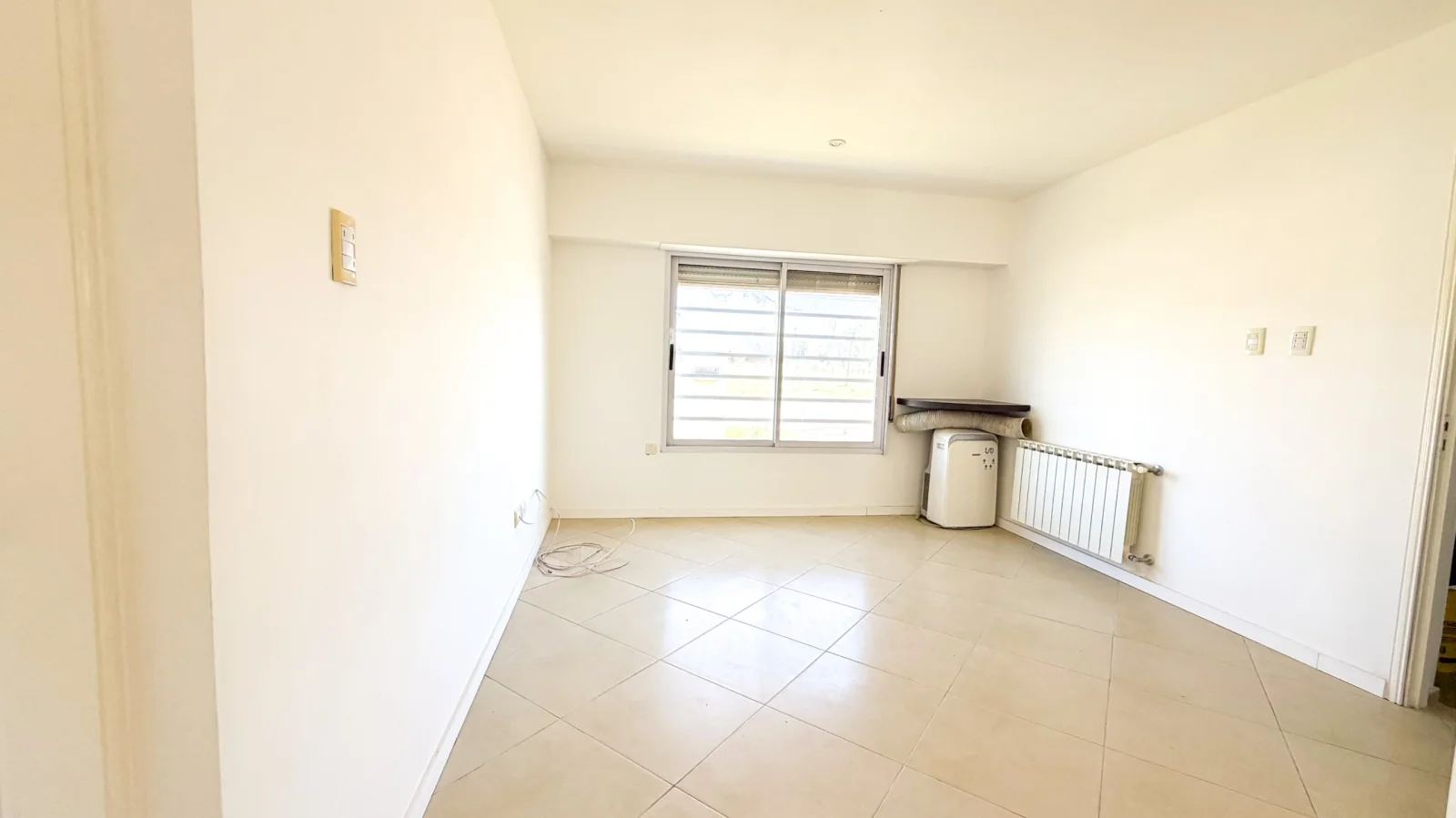 Casa en venta c/ cochera en Las Acacias - Imagen 4