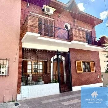 Casa en venta en Liniers 5 ambientes - Imagen 1