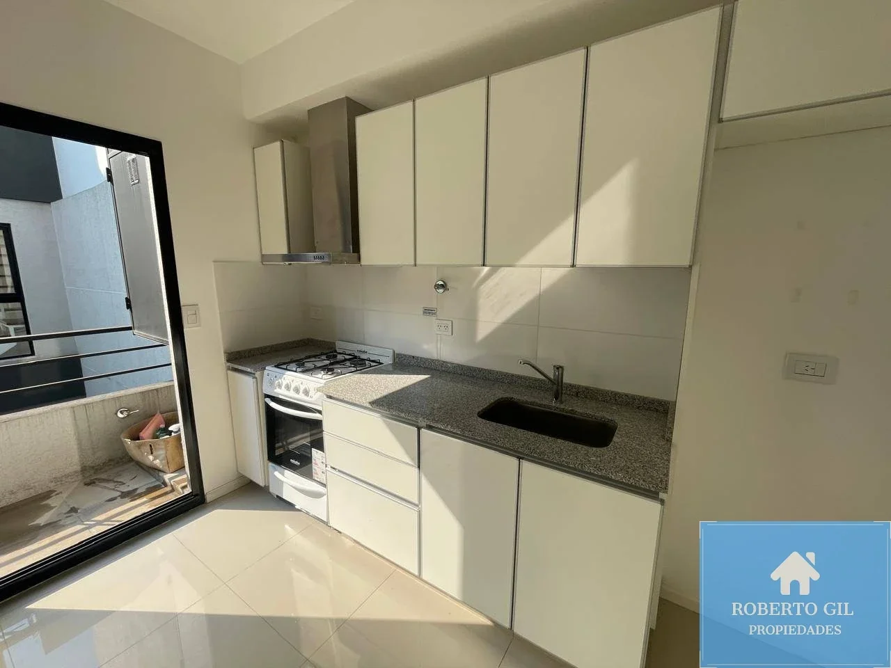 Alquiler PH 2 Ambientes con Balcón, Patio, Terraza Propia en Villa Pueyrredón. - Imagen 2