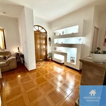 Casa en venta en Liniers 5 ambientes - Imagen 2