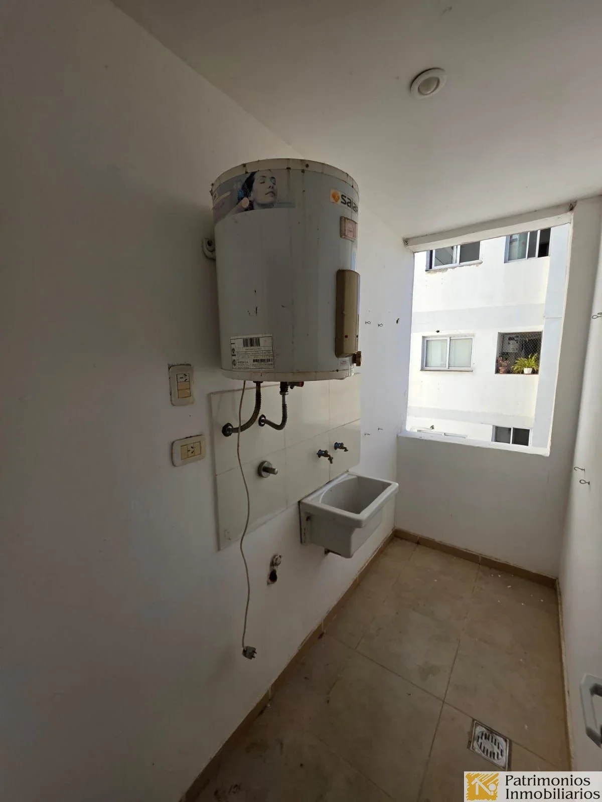 Departamento en alquiler c/ cochera en Macrocentro - Imagen 2