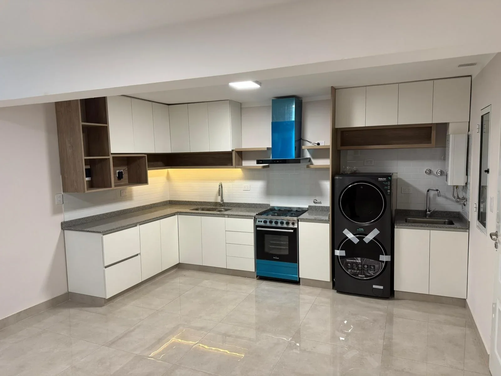 Departamento dos dormitorios, venta. Sarmiento al 700. - Imagen 1