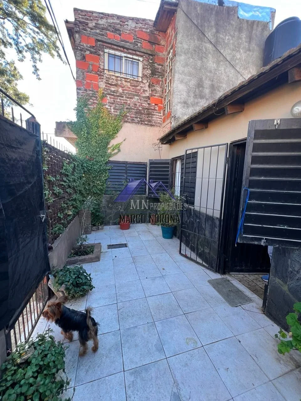 Casa en venta c/ cochera en Villa Elvira - Imagen 2