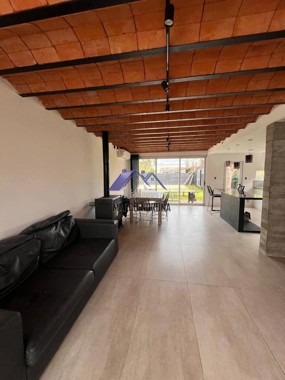 Casa de calidad 5 Ambientes, 2 Dormitorios con Pileta en La Hermosura - Imagen 3