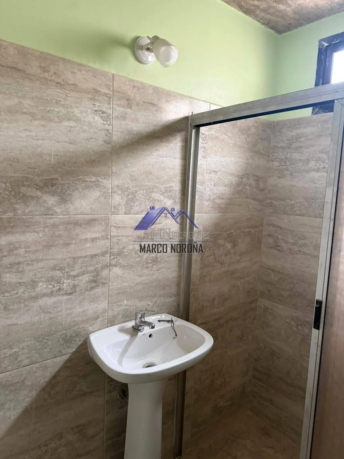 Local comercial en alquiler 200m2 + 80m2 descubiertos ubicado en Barrio Jardín - Imagen 5