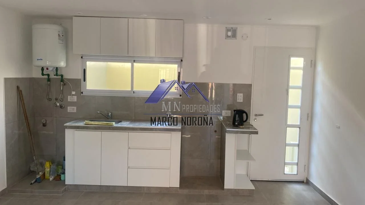 Dúplex en venta c/ cochera en Villa Elvira - Imagen 4