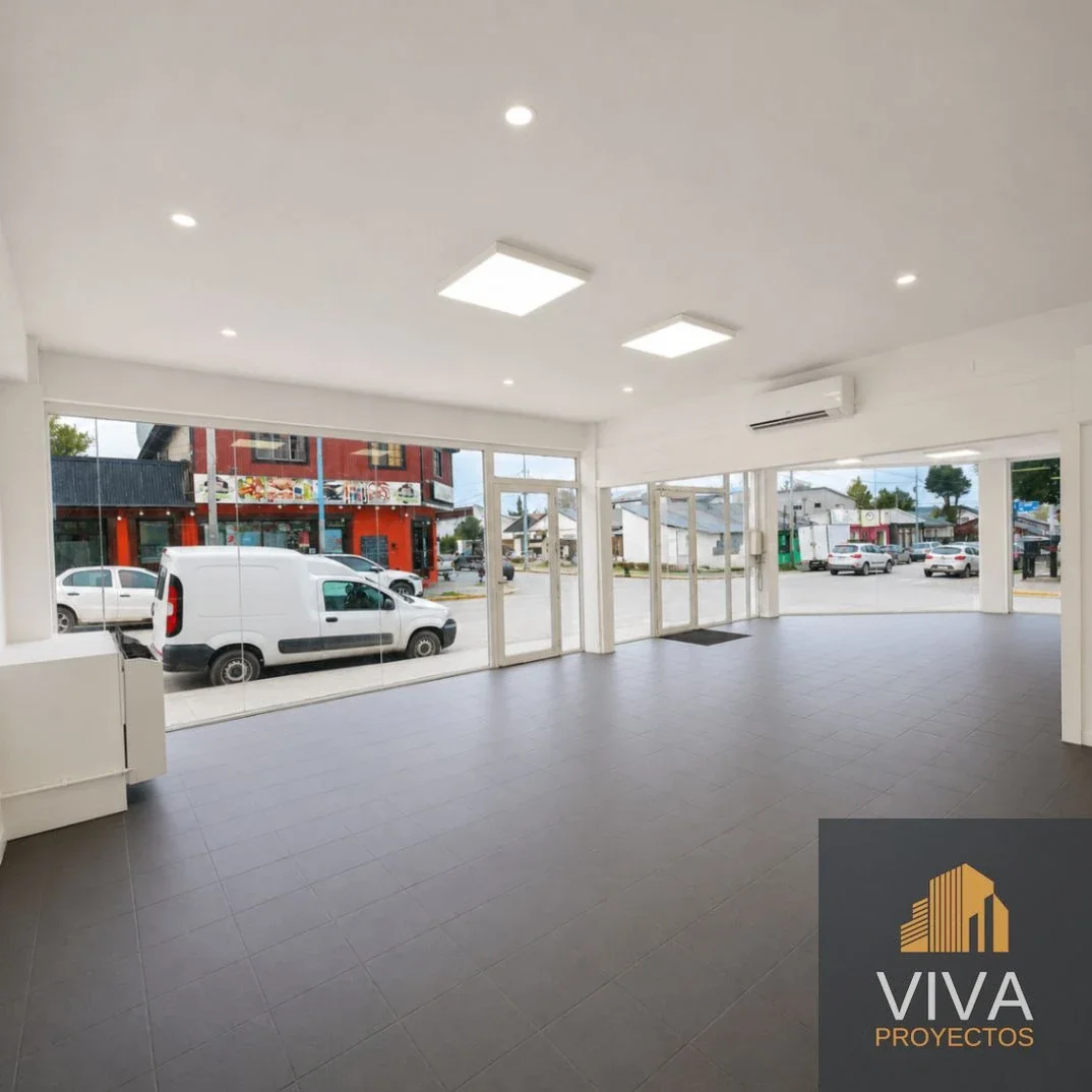 Amplio Local Comercial en Ushuaia . - Imagen 1