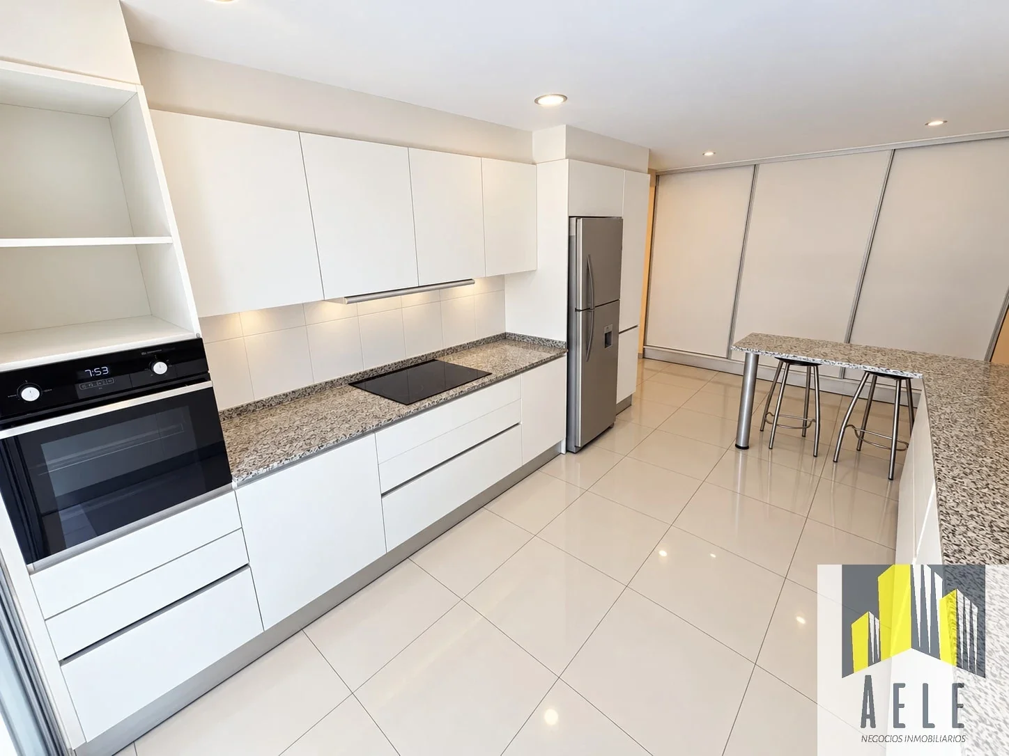 Casa en venta c/ cochera en Luzuriaga - Imagen 3