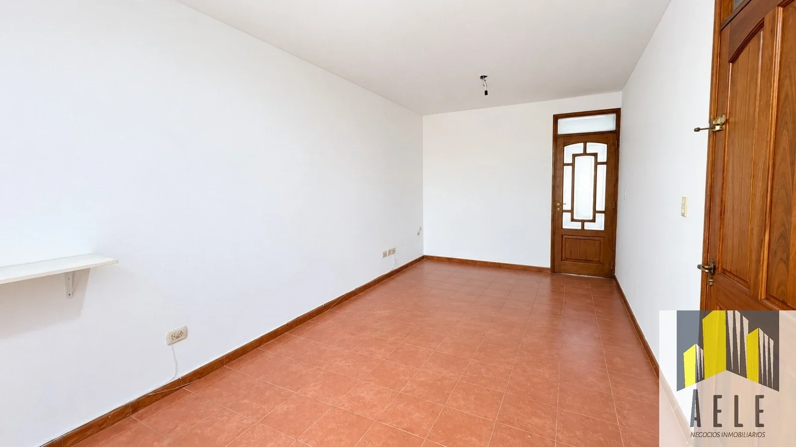 Casa en venta c/ cochera en Las Cañas - Imagen 2