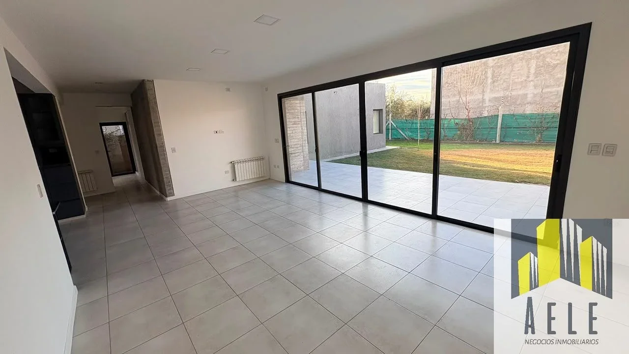 CASA APTA CREDITO - 3 HAB + 3 BAÑOS - B° LAR VIEYTES 2- MAIPU-MZA - Imagen 2