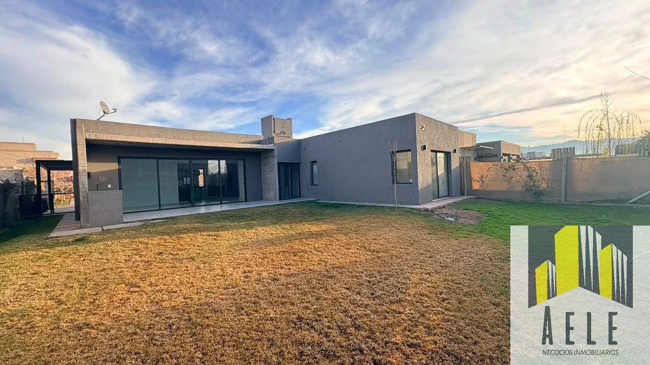 CASA APTA CREDITO - 3 HAB + 3 BAÑOS - B° LAR VIEYTES 2- MAIPU-MZA - Imagen 1