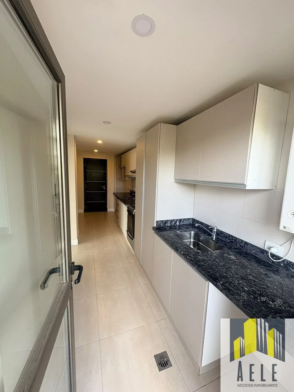 Departamento en alquiler c/ cochera doble  en Godoy Cruz - Imagen 4