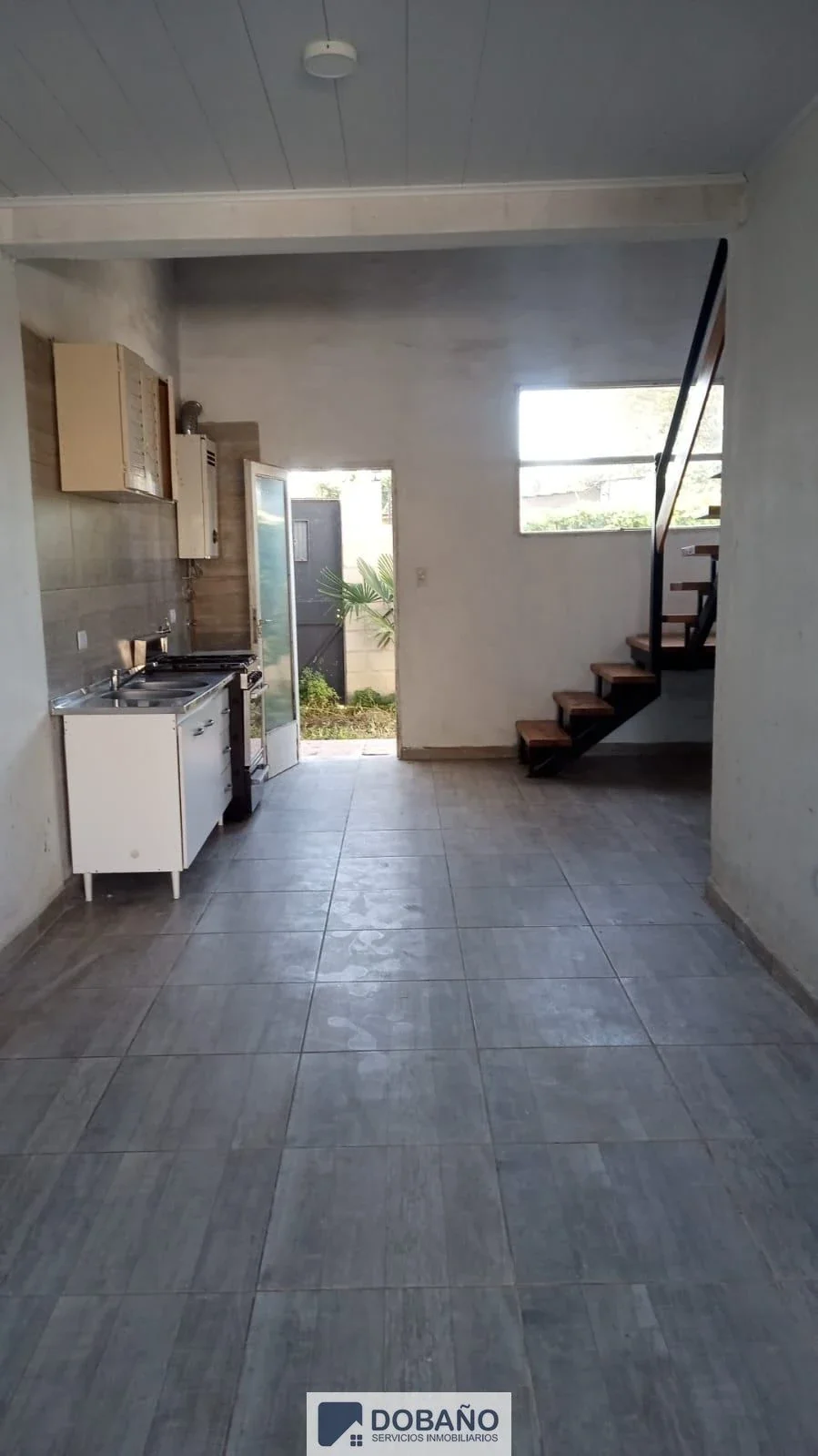Casa en alquiler c/ cochera en Ranchos - Imagen 1