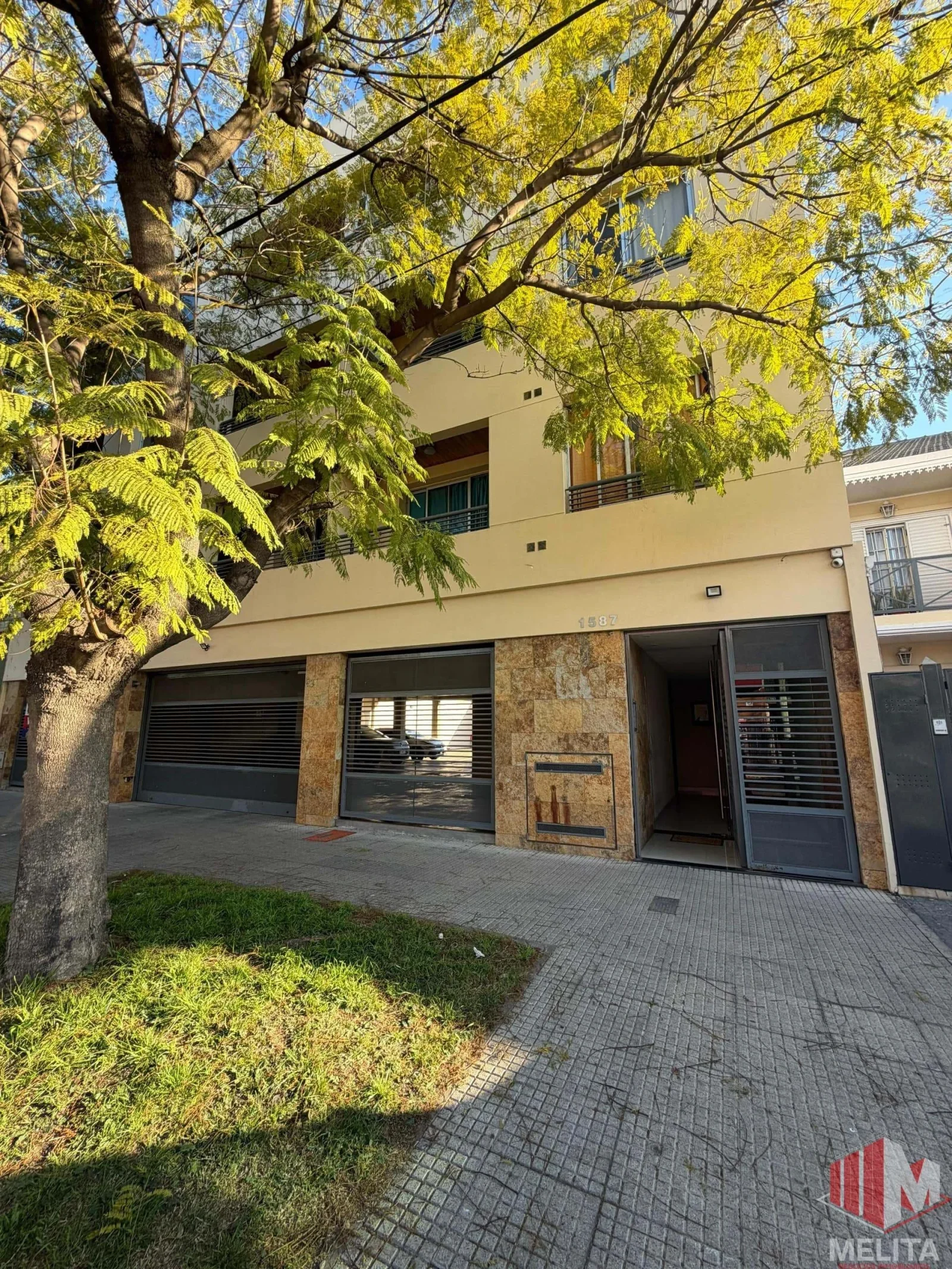 Departamento en alquiler c/ cochera en Tapiales - Imagen 1