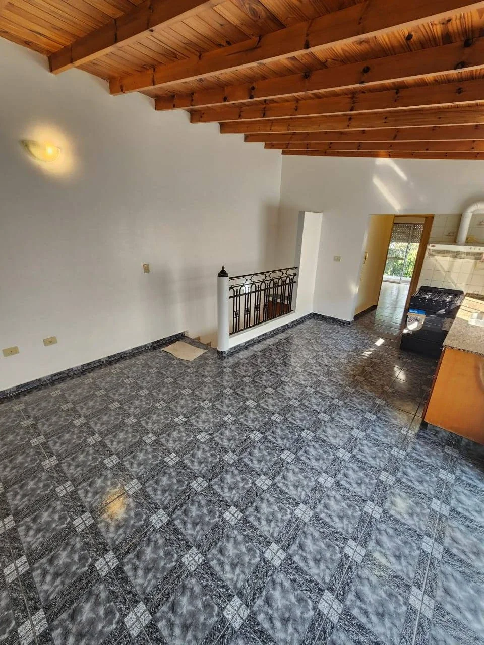 Departamento en alquiler de 2 dormitorios en Aldo Bonzi - Imagen 2