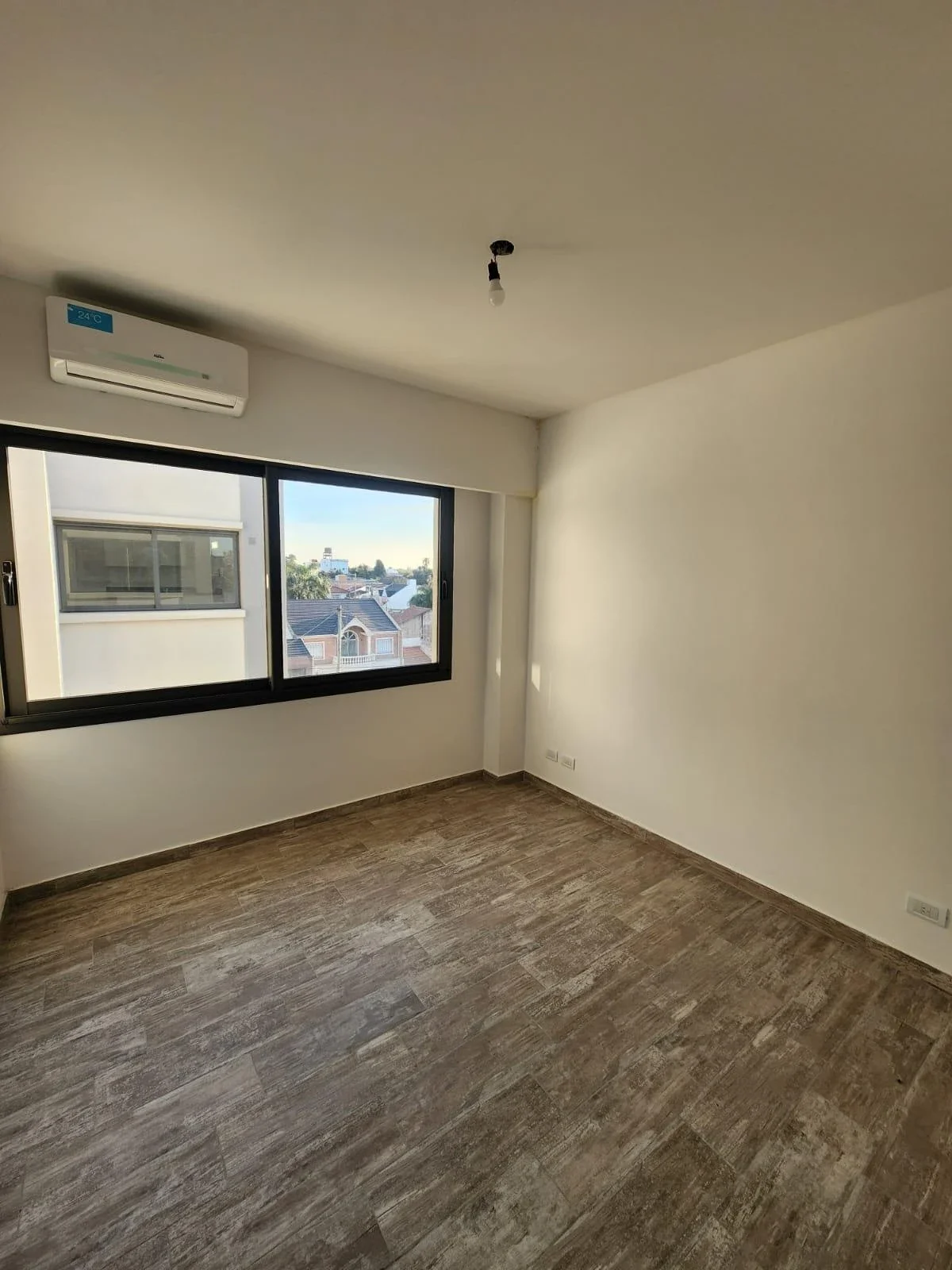 Departamento en alquiler de 1 dormitorio en Tapiales - Imagen 4