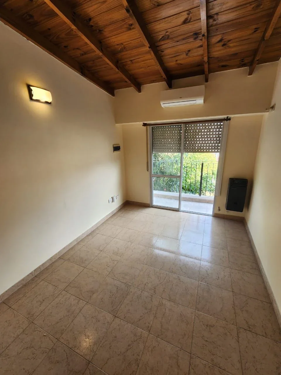 Departamento en alquiler de 2 dormitorios en Aldo Bonzi - Imagen 1