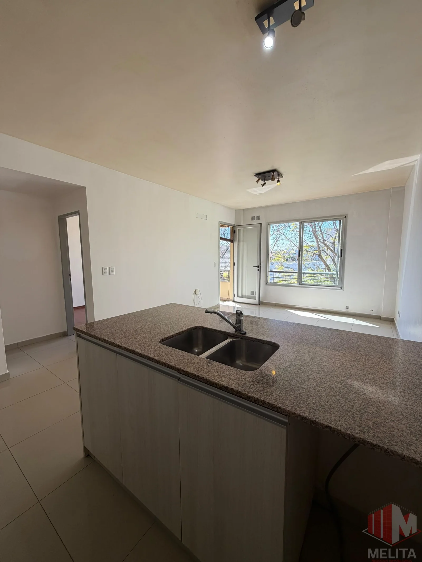 Departamento en alquiler c/ cochera en Tapiales - Imagen 3