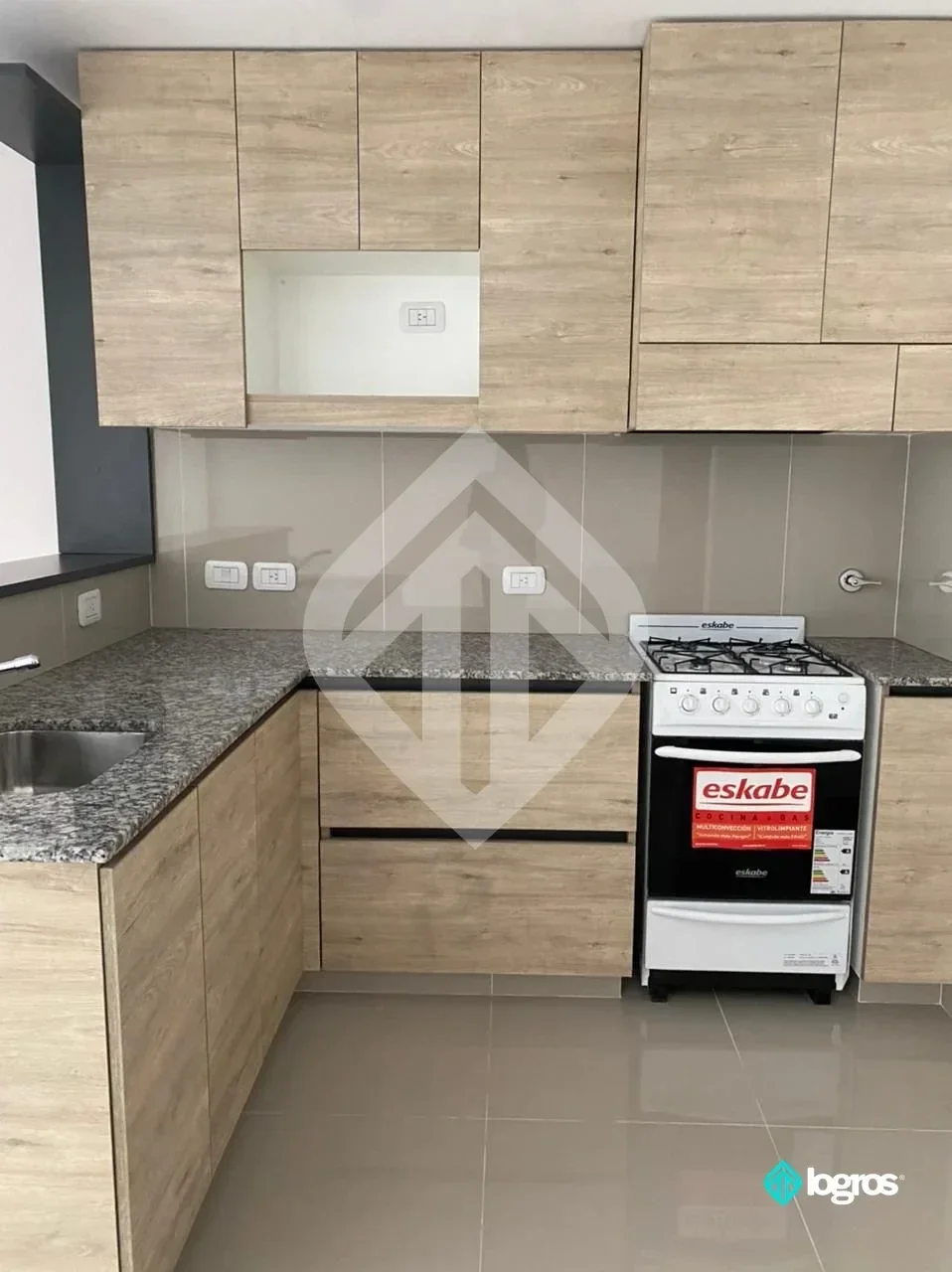 Departamento en venta con cochera en macroentro - Imagen 1