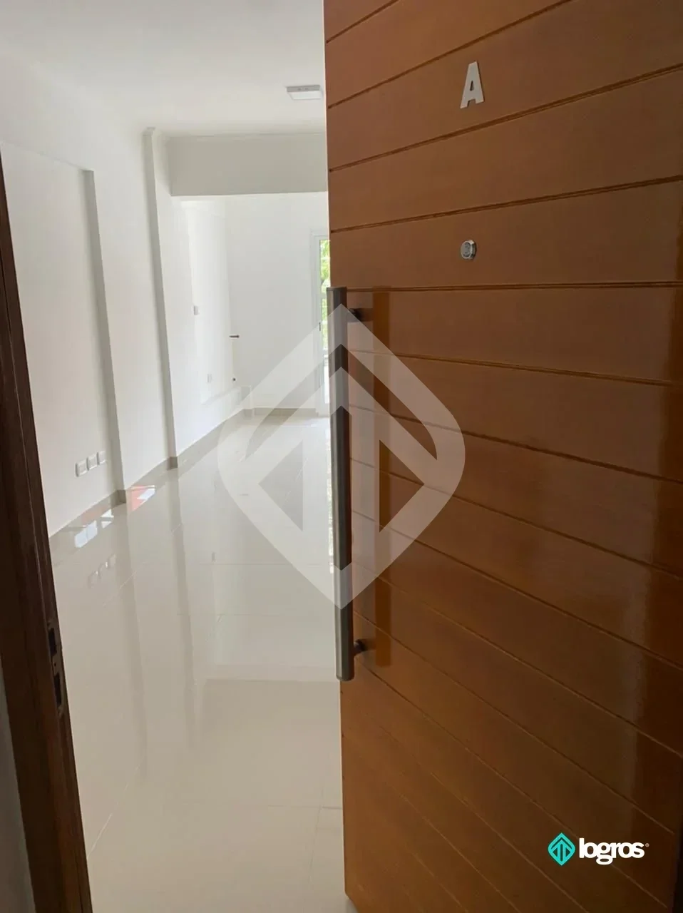 Departamento en venta con cochera en macroentro - Imagen 2