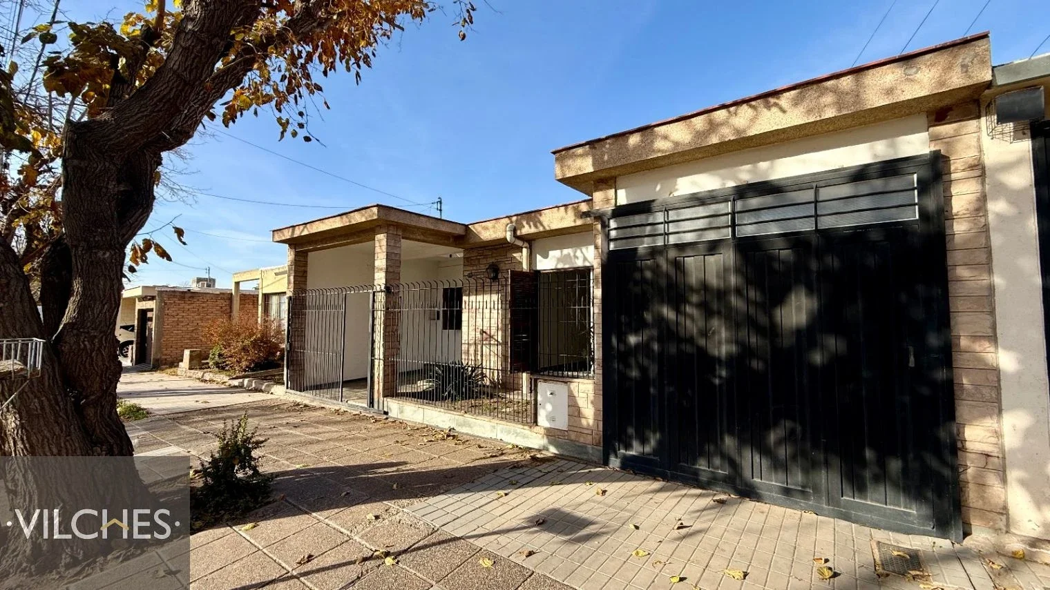 Casa en venta c/ cochera en Las Cañas - Imagen 1