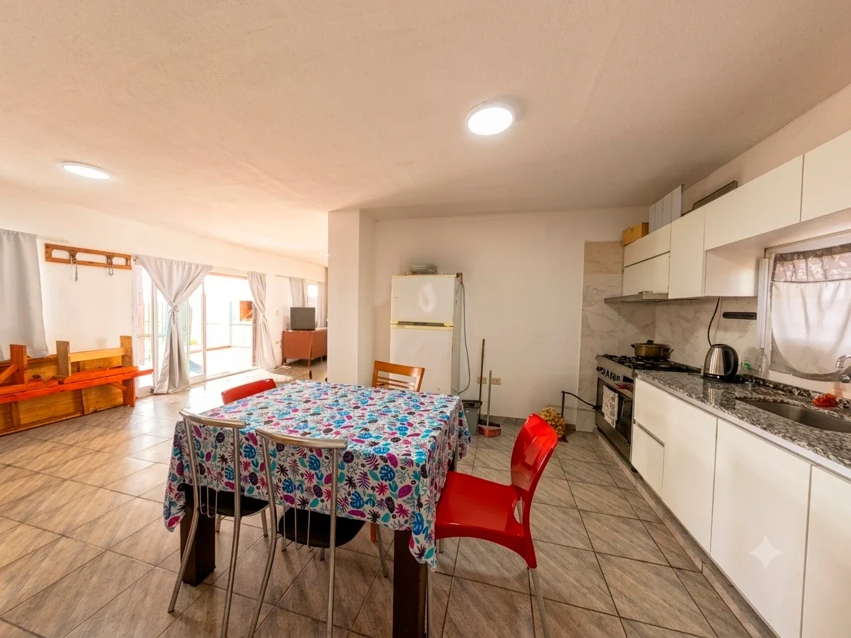 Casa 3 dormitorios, jardín y pileta a la venta en Santa Susana Alvear - Imagen 5
