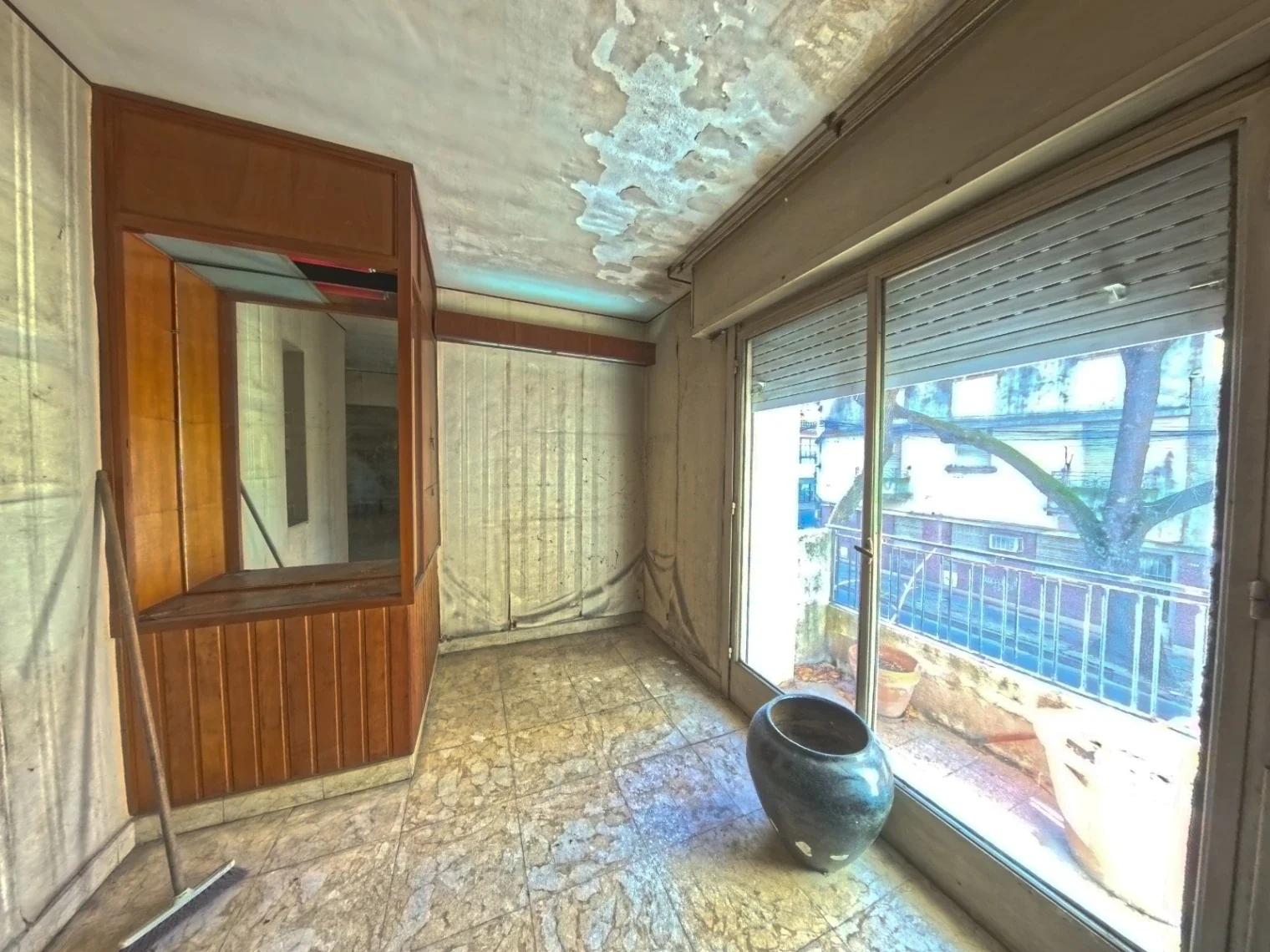 PH con Terraza Propia y 4 Dormitorios – 2 Baños – Para Reciclar a la venta - Imagen 3