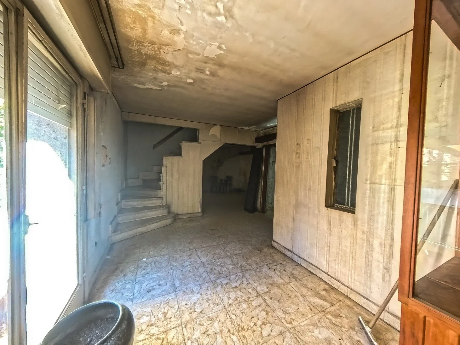 PH con Terraza Propia y 4 Dormitorios – 2 Baños – Para Reciclar a la venta - Imagen 2