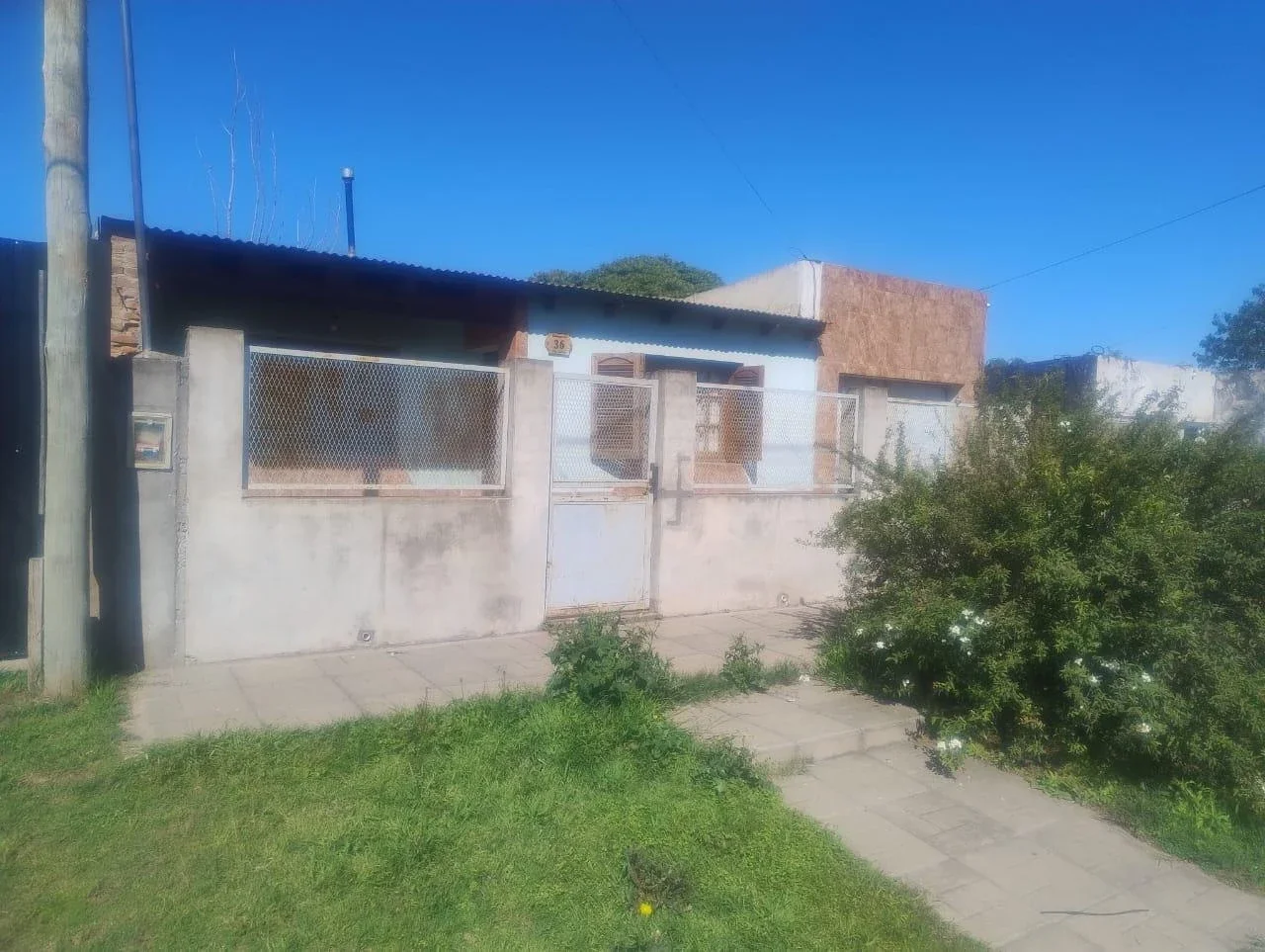 Casa en venta c/ cochera en Junín - Imagen 1