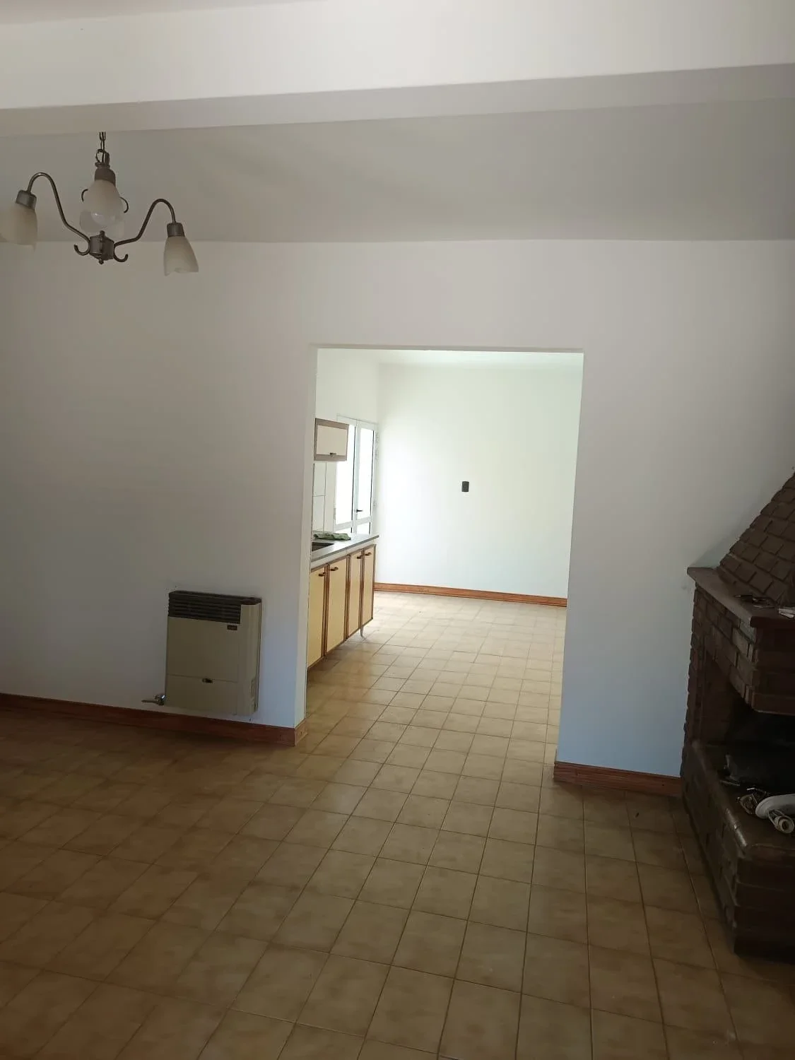 Casa en alquiler c/ cochera en Junín - Imagen 3