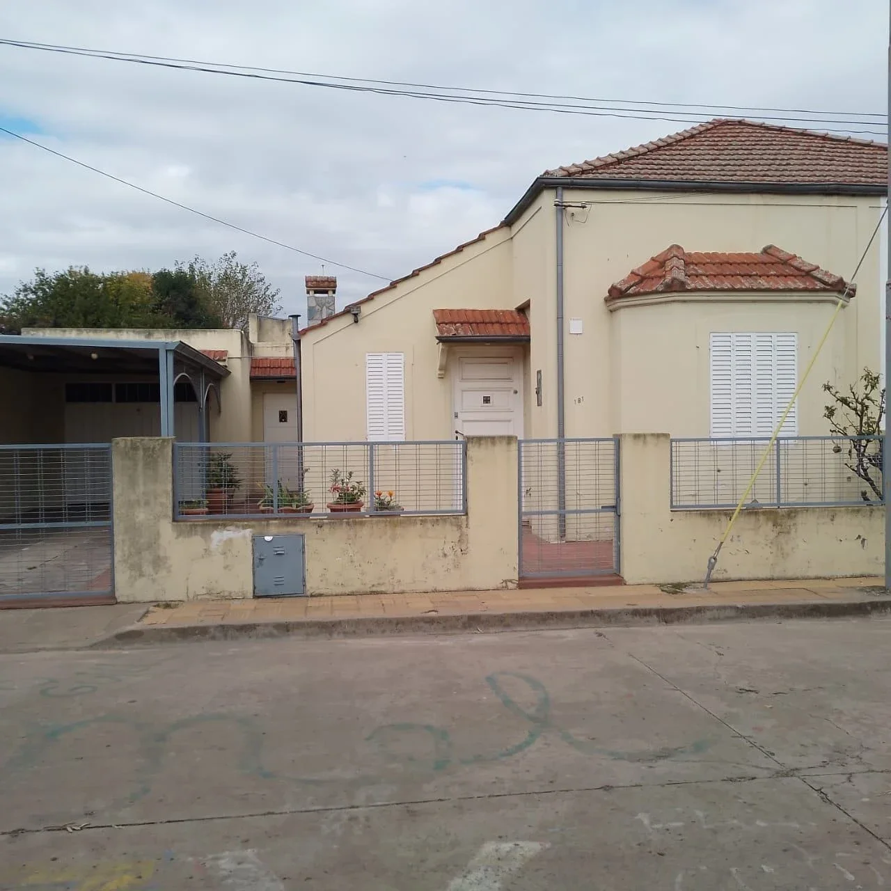 Casa en venta c/ cochera en Junín - Imagen 1