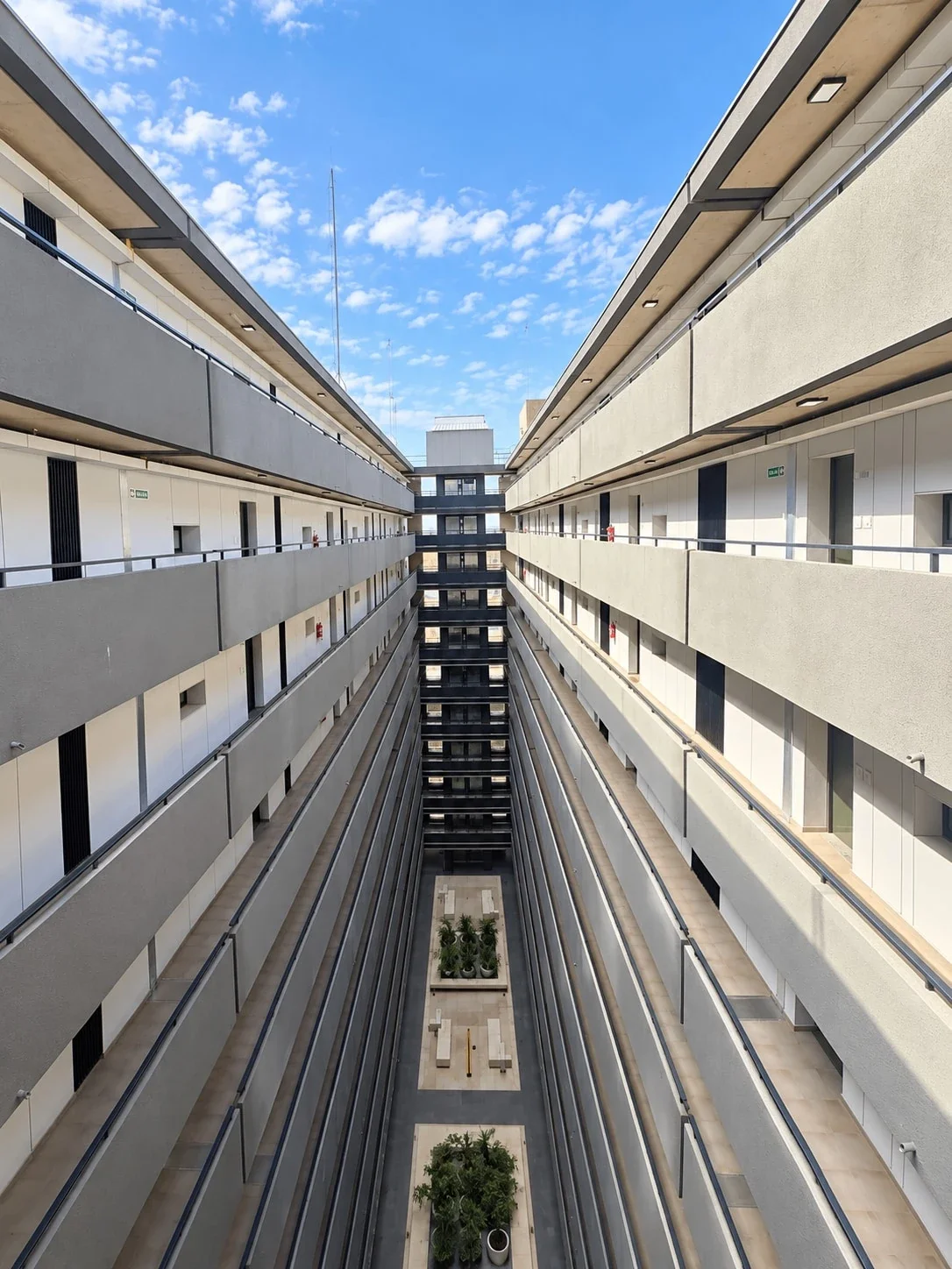 Departamento en alquiler c/ cochera en Godoy Cruz - Imagen 2