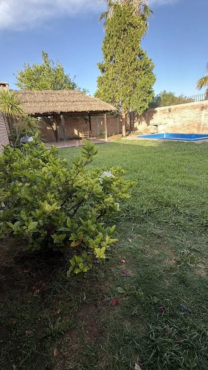 Casa en venta c/ cochera en Villa Nueva - Imagen 1