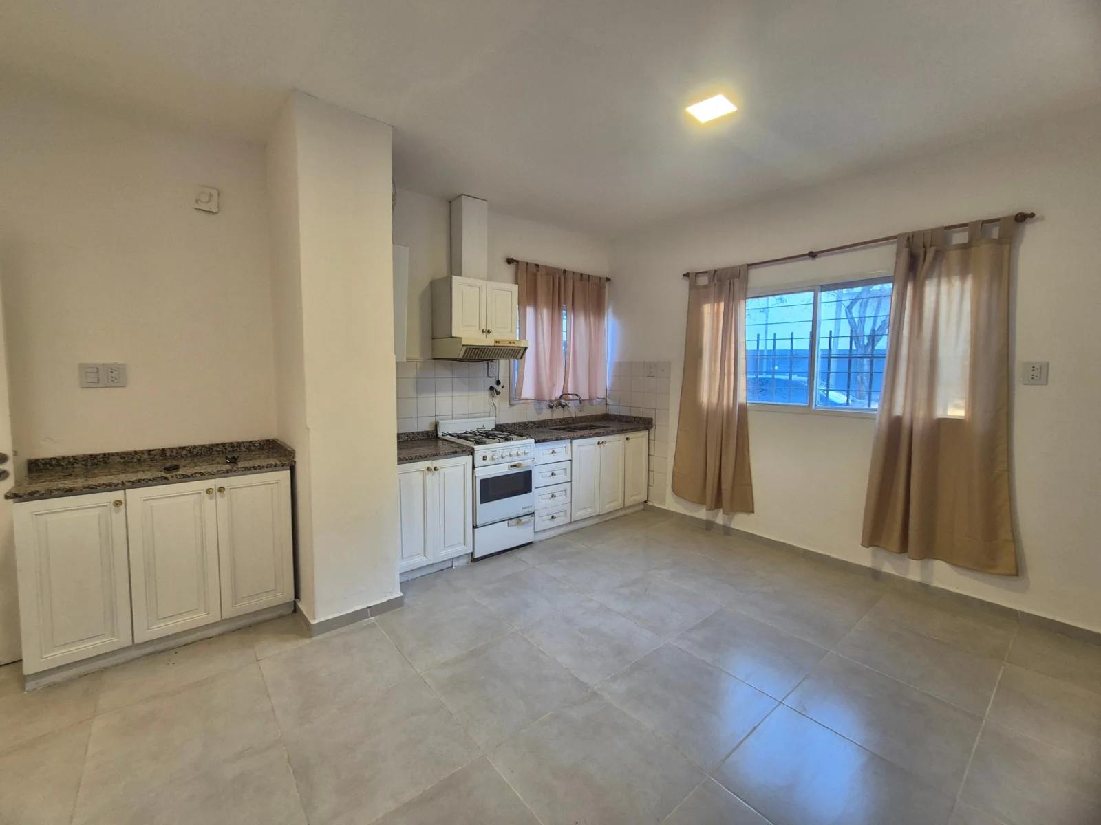 Casa en venta c/ cochera en 6.ª Sección Residencial Norte - Imagen 4