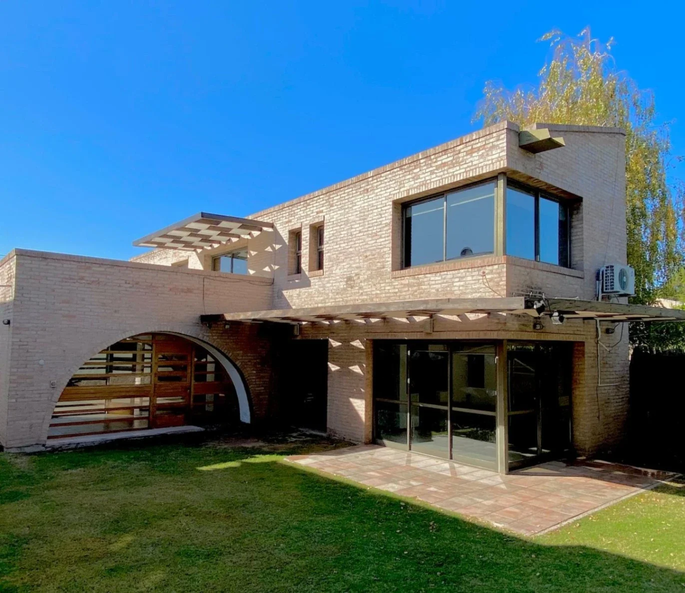 Casa en alquiler c/ cochera en Villa Nueva - Imagen 2
