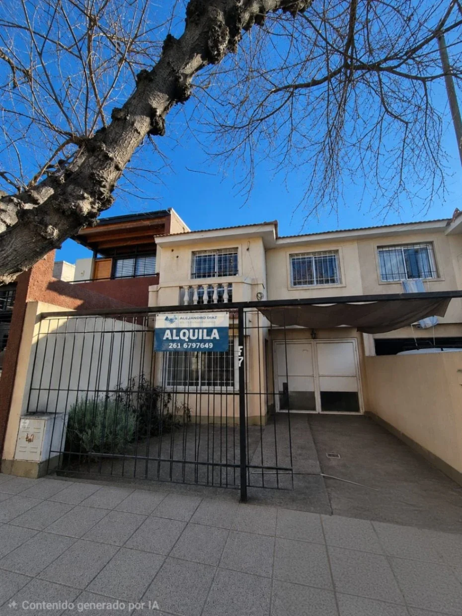 Casa en alquiler c/ cochera en San José - Imagen 1