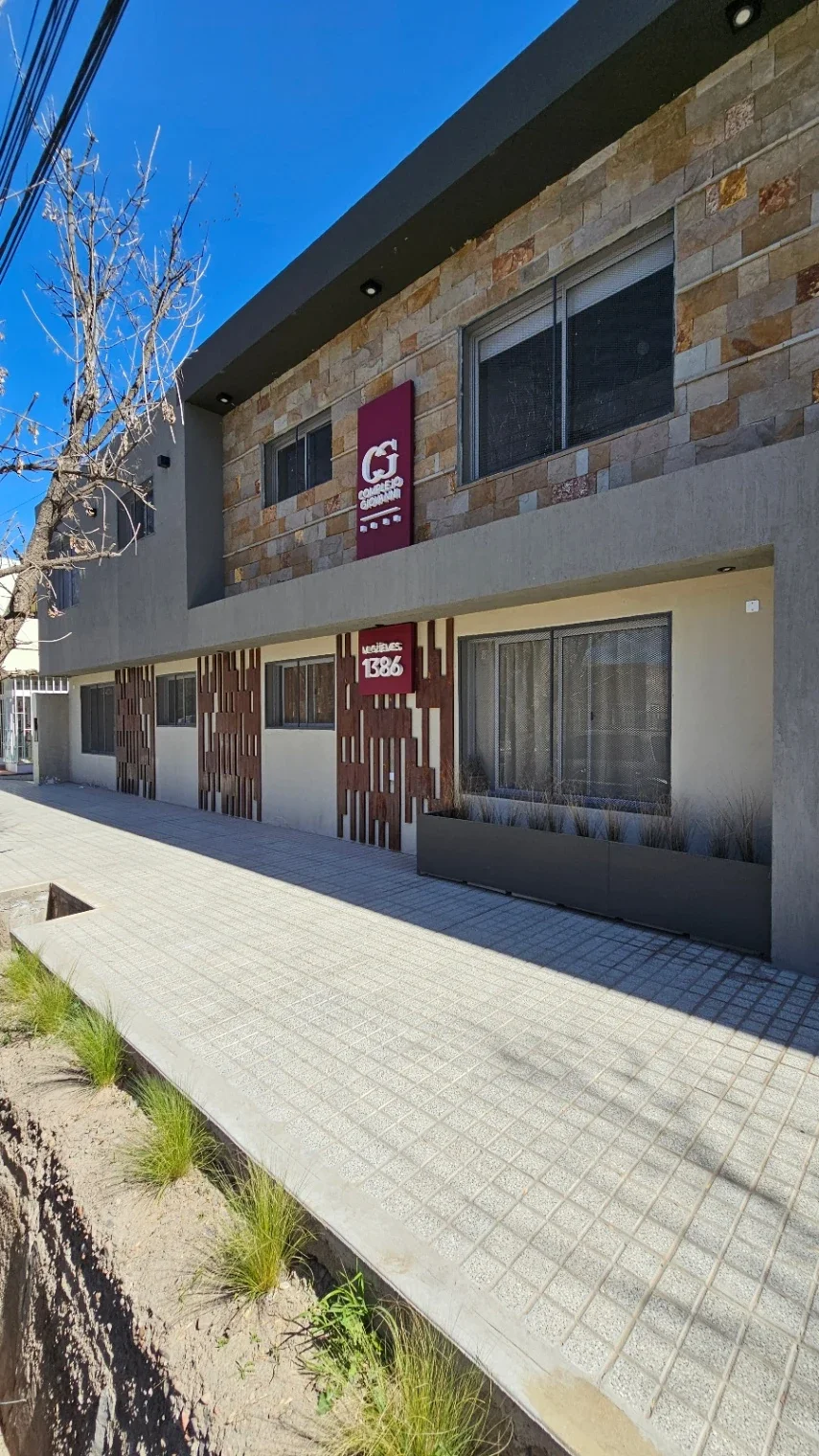 Departamento en alquiler c/ cochera en Tunuyán - Imagen 1