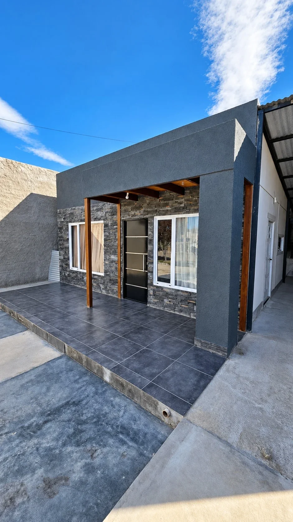 Casa en alquiler c/ cochera en Tunuyán - Imagen 2