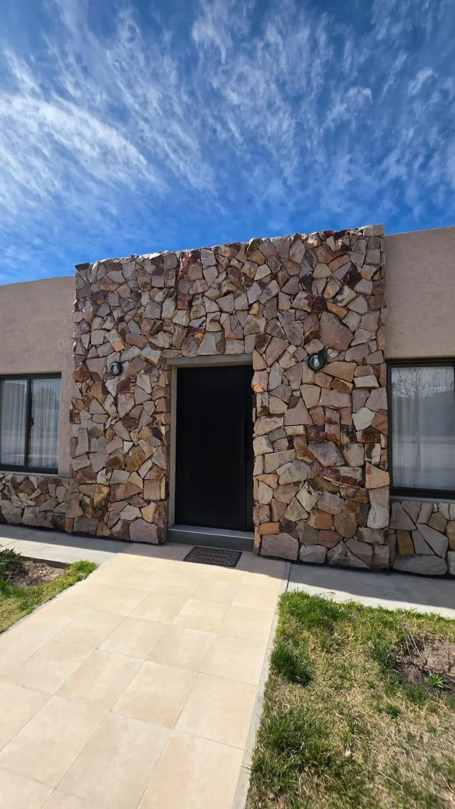 Casa en alquiler c/ cochera en Vista Flores - Imagen 2