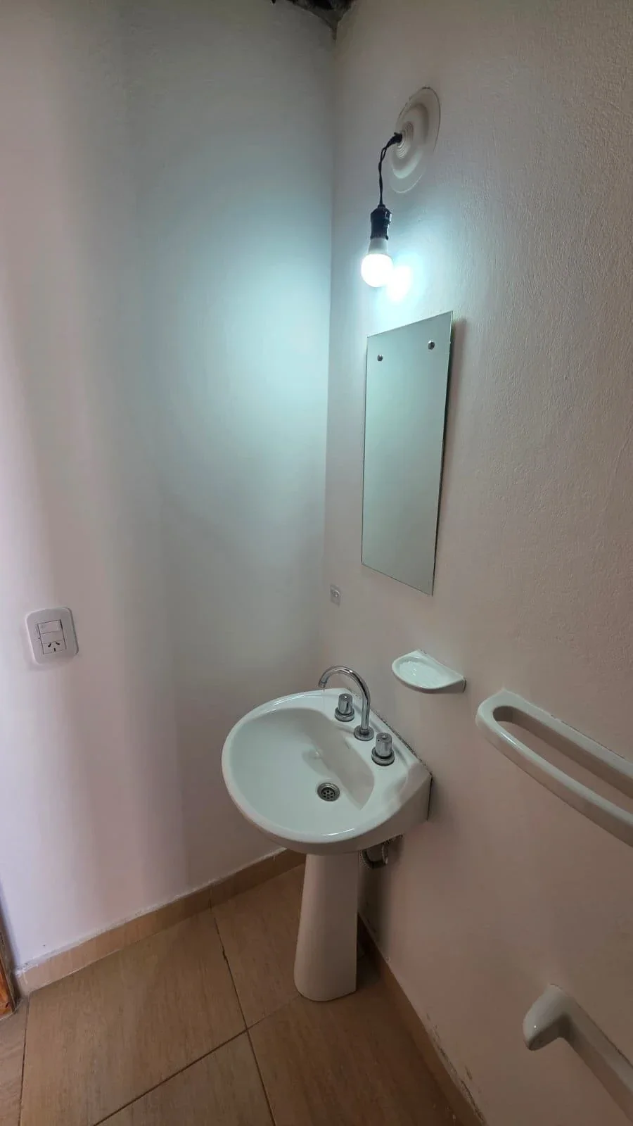 Dúplex de dos habitaciones en alquiler c/ cochera en Tunuyán - Imagen 4